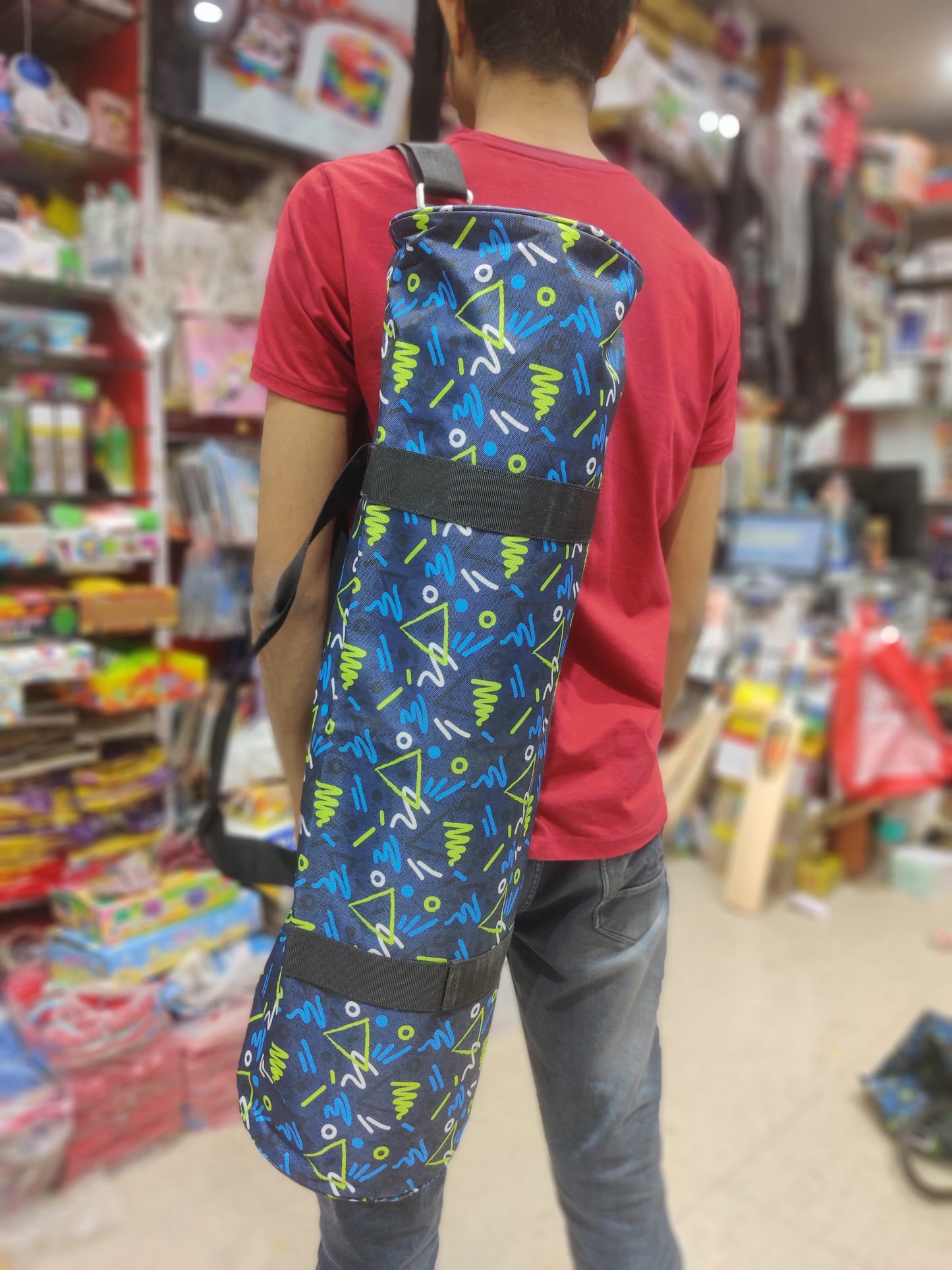 Yoga Mat Cover Bag for Men and Women, Fabric Exercise Mat Carry Bag Cover and Shoulder Strap Water Proof Polyster Material, Large Size, 4mm to 6mm Yoga Mat Fit