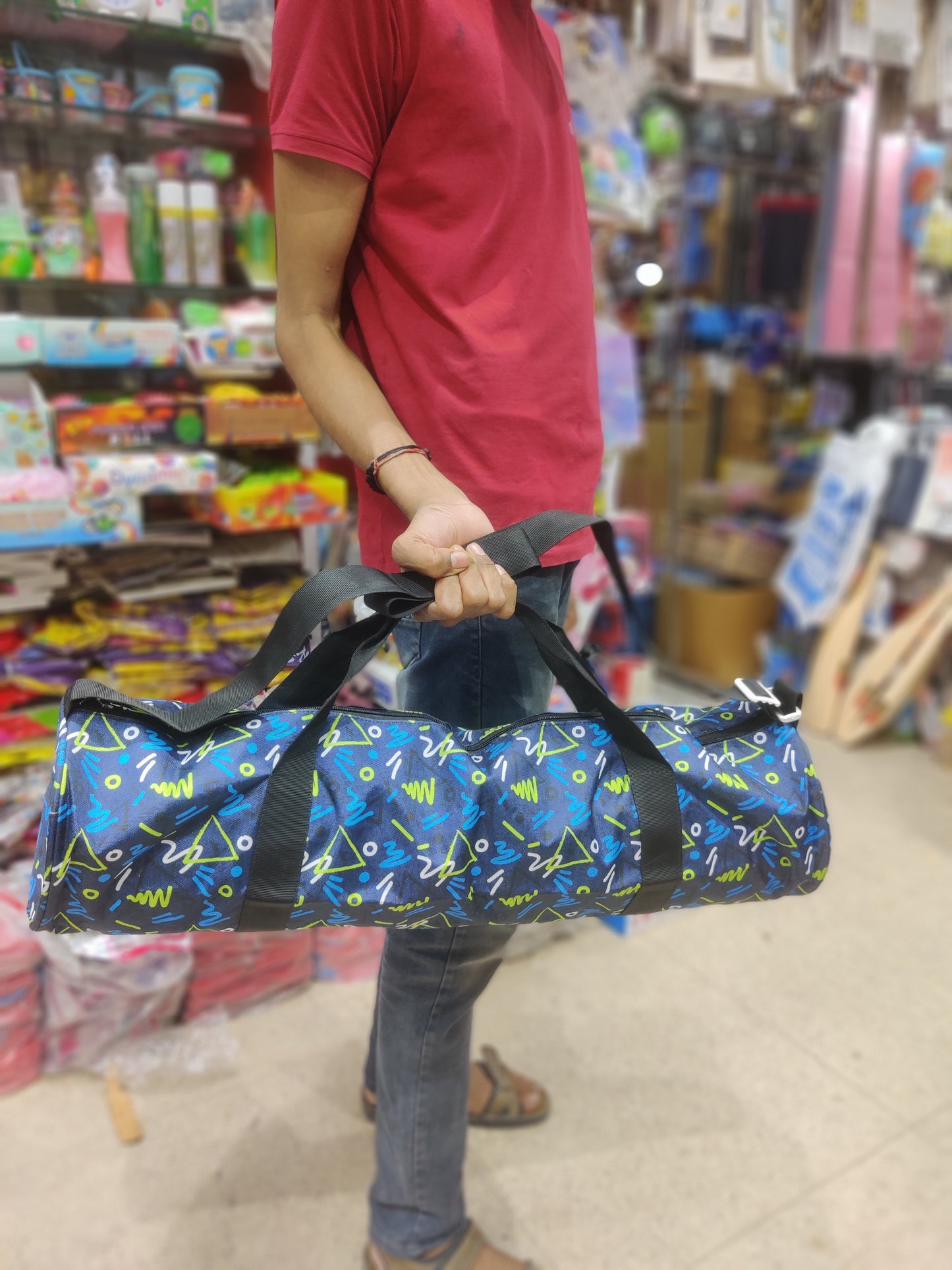 Yoga Mat Cover Bag for Men and Women, Fabric Exercise Mat Carry Bag Cover and Shoulder Strap Water Proof Polyster Material, Large Size, 4mm to 6mm Yoga Mat Fit