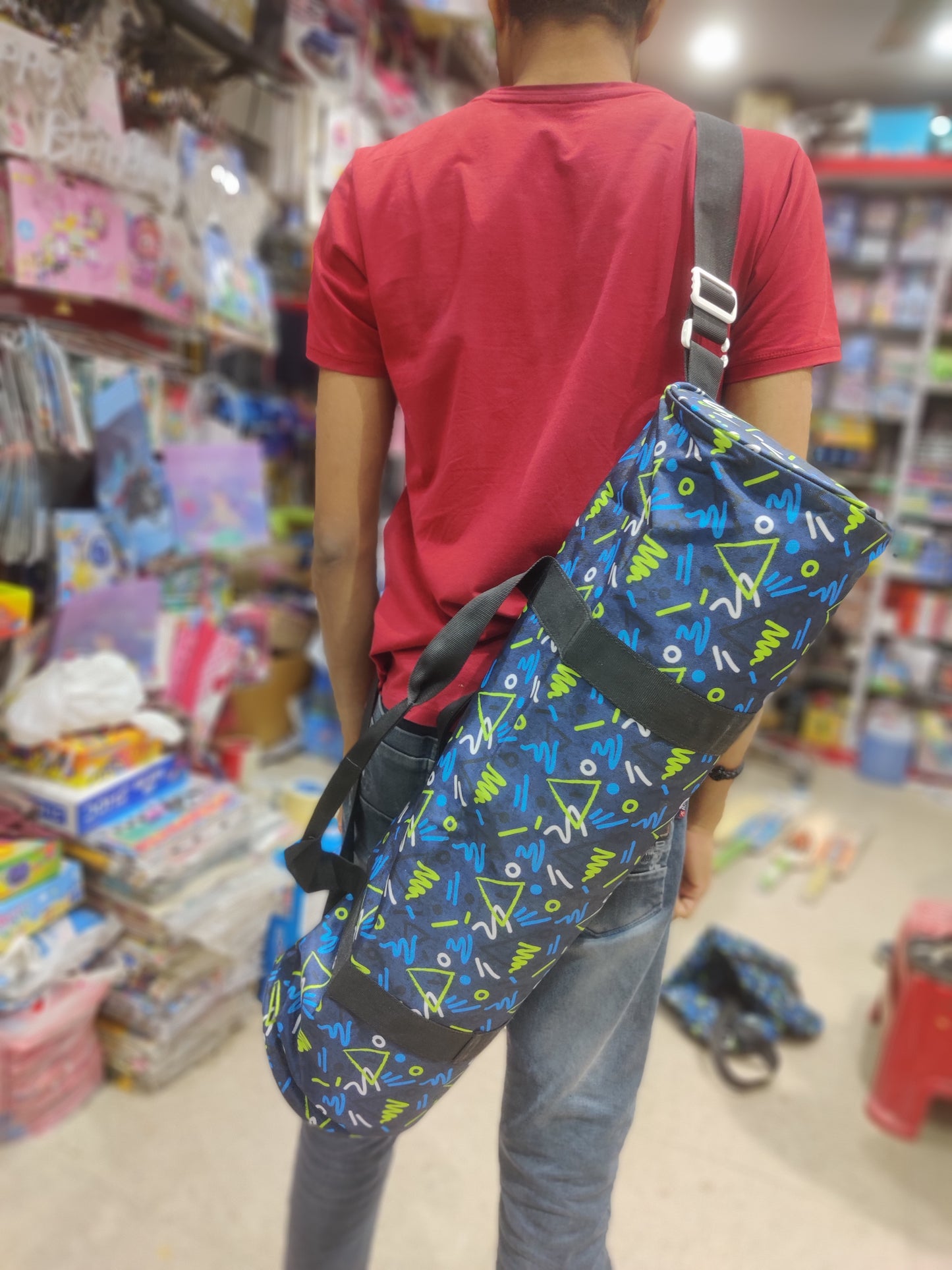 Yoga Mat Cover Bag for Men and Women, Fabric Exercise Mat Carry Bag Cover and Shoulder Strap Water Proof Polyster Material, Large Size, 4mm to 6mm Yoga Mat Fit