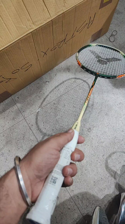 Victor thruster HMR L badminton racket