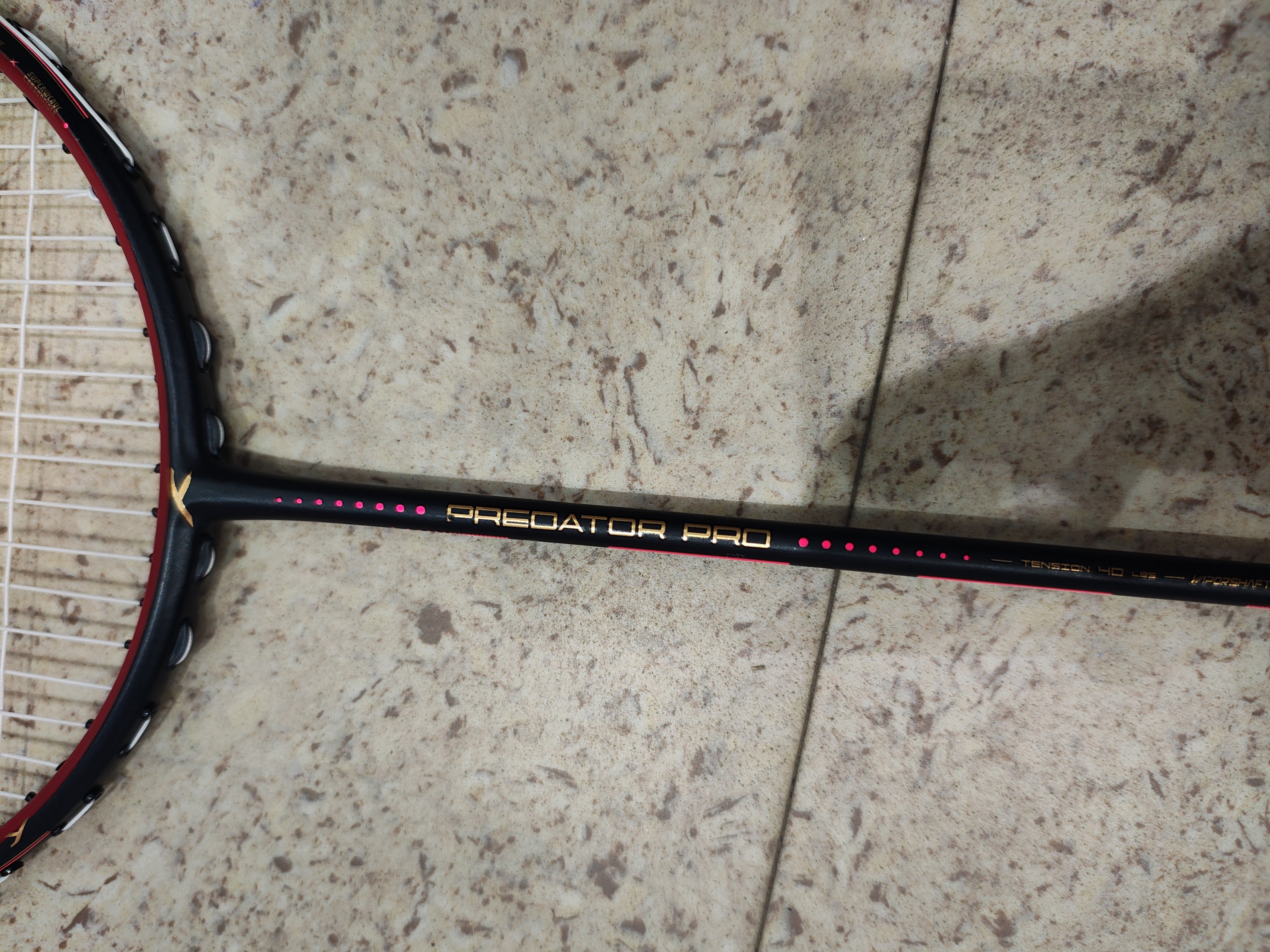 HUNDRED PREDATOR PRO 40 LBS 5U BADMINTON RACKET