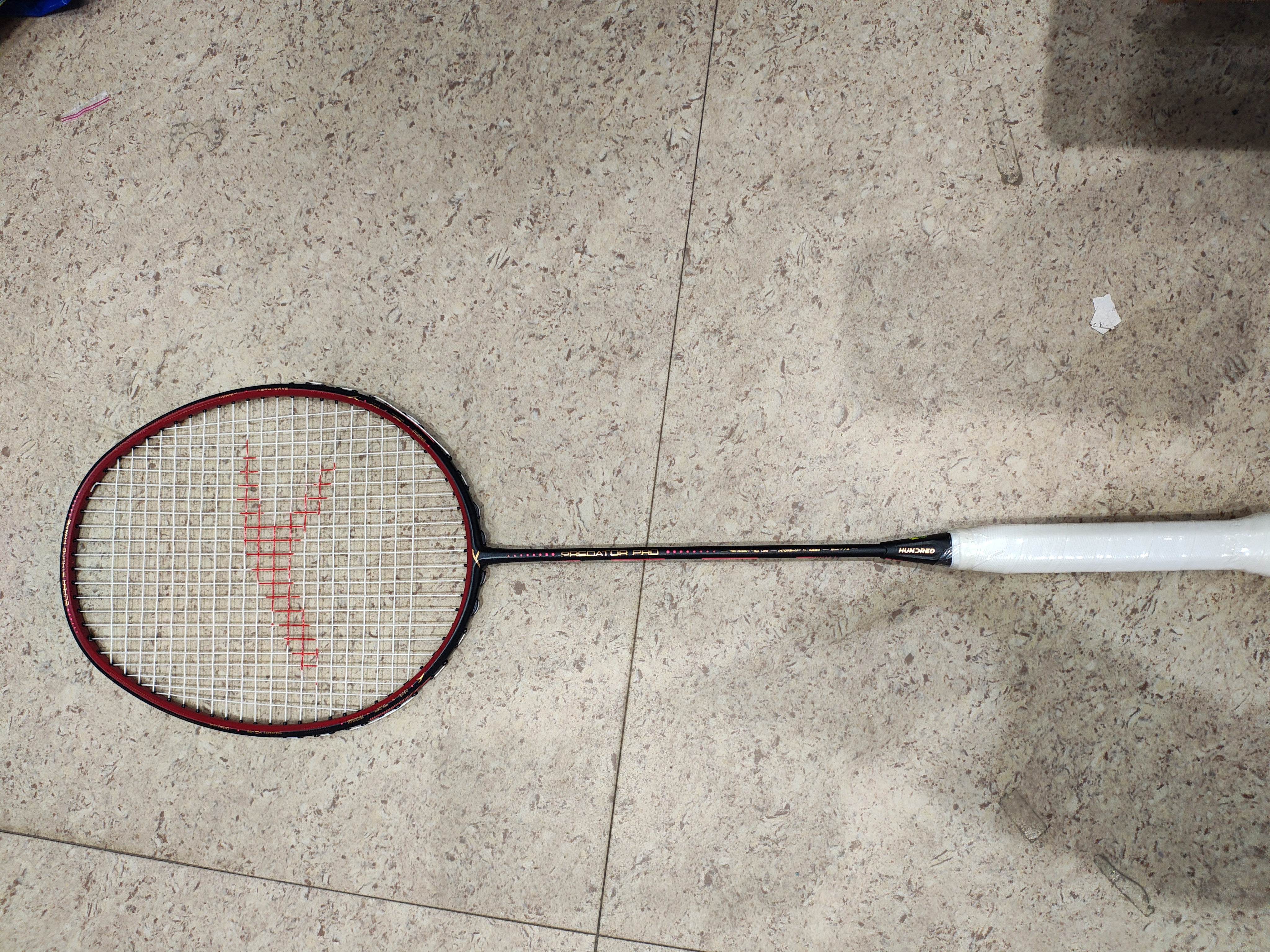 HUNDRED PREDATOR PRO 40 LBS 5U BADMINTON RACKET