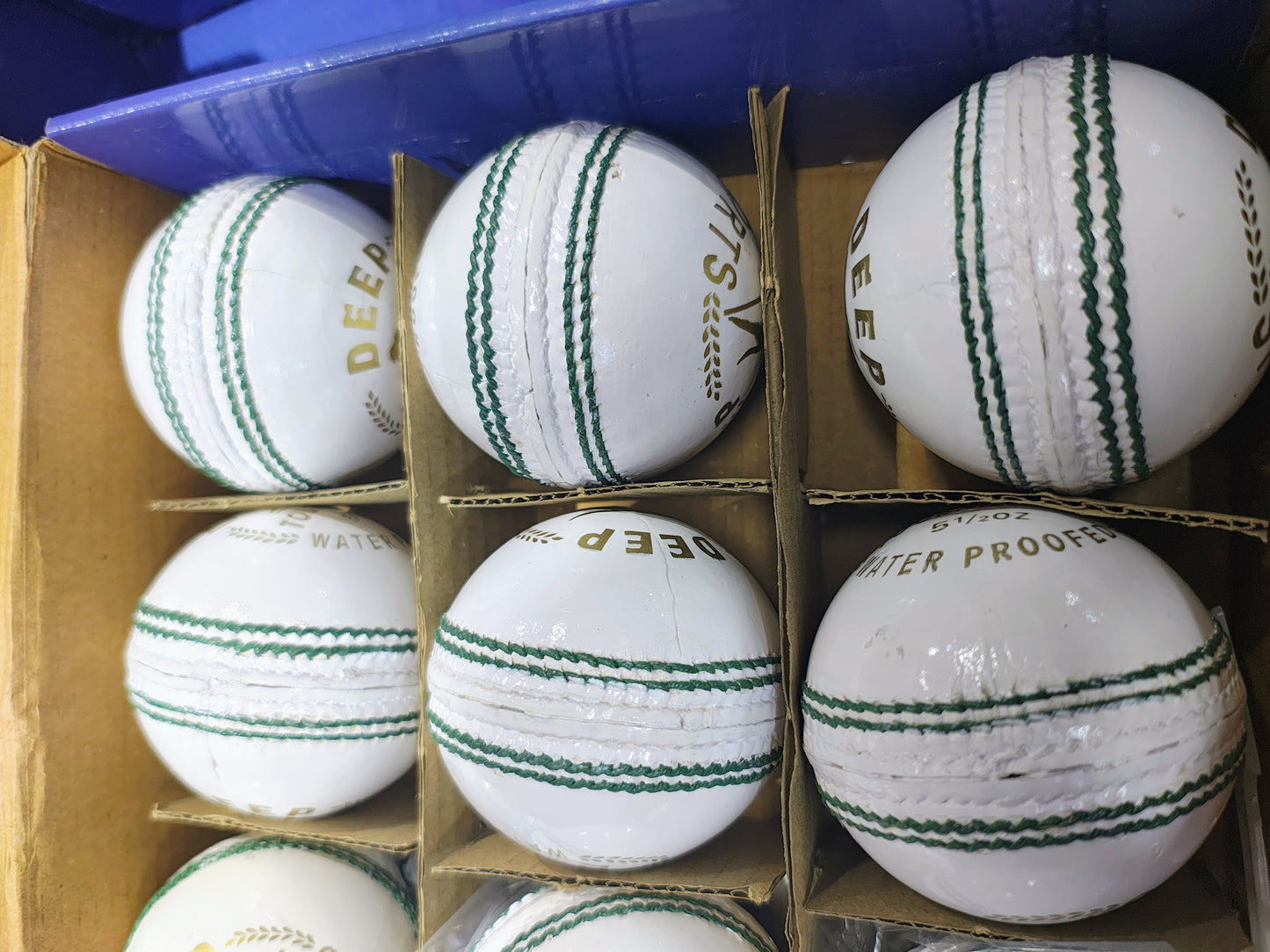 Deep tournament leather ball